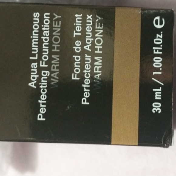 Becca Warm Honey Aqua Luminous Perfecting Foundation - Picture 2 of 6